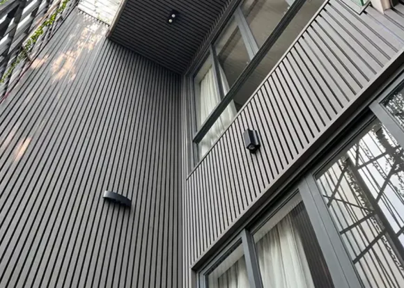 Tấm Than Tre Vĩnh Long: Vật Liệu Xanh Sang Trọng & Bền Bỉ Cho Ngôi Nhà Việt