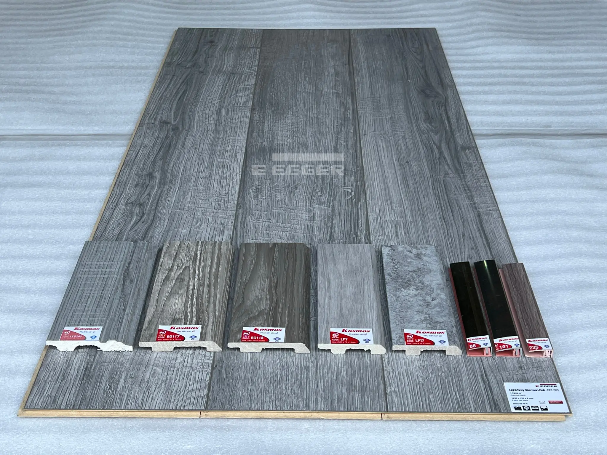 EGGER 8mm – EPL205